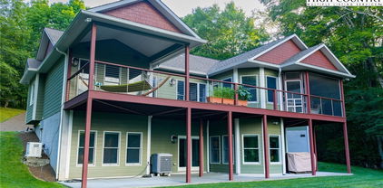 374 Bluff Ridge Road, West Jefferson