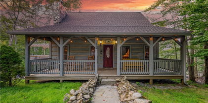 207 Lake Road, Beech Mountain