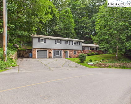 601 Dogwood Road, Boone