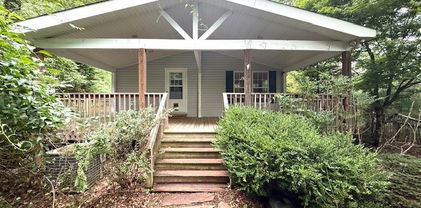 1269 Howell Road, Lansing