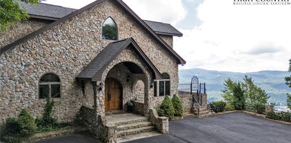 530 Howard's Knob Road, Boone