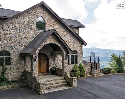 530 Howard's Knob Road, Boone