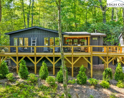 339 Oak Hills Road, Newland