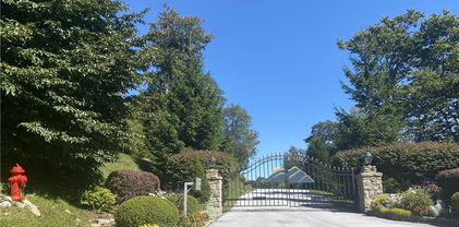 76 Sunset Strip Road, Banner Elk