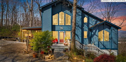 228 Continental Divide Road, Spruce Pine