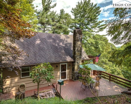 559 Bear Ridge Trail, Fleetwood