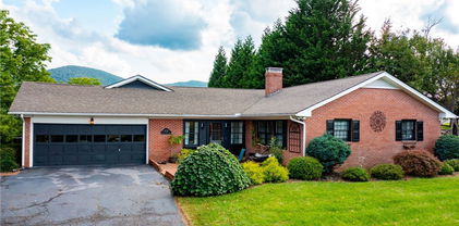 438 Glade Valley Road, Glade Valley