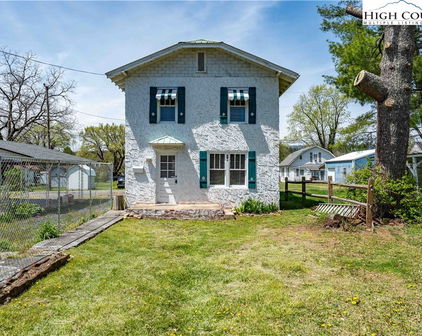 227 N Murphey Street, Mountain City