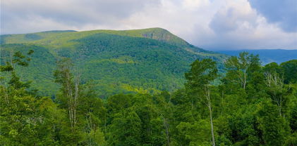 2A Doe Ridge Drive, West Jefferson
