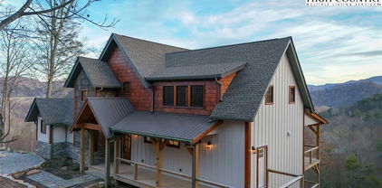 461 Sugar Hill Lane, Sugar Grove