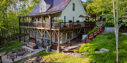 102 Wintergreen Way, Beech Mountain