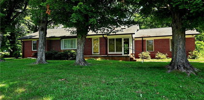 206 Bluebird Road, North Wilkesboro