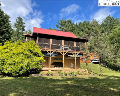 385 Bent River Drive, Lansing