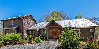 792 Pigeon Roost Road, Banner Elk