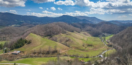 Lot 16 Twin Hollows, Vilas
