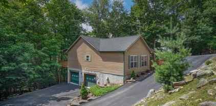 106 Hawthorne Road, Beech Mountain