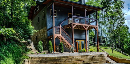192 Klonteska Drive, Banner Elk