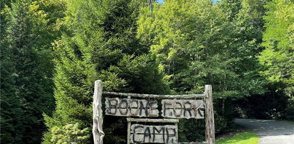 28 Chickasaw Trail, Blowing Rock