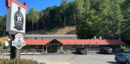 6460 Banner Elk Parkway, Elk Park
