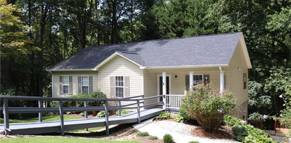 2832 Laurel Lane, Lenoir