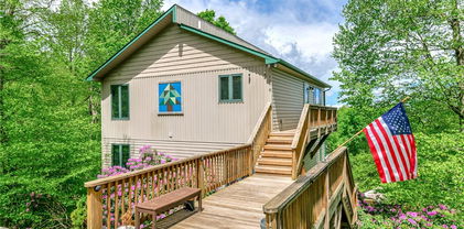 1078 Charter Hills Road, Beech Mountain