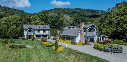 1920/1922 Worley Road, Banner Elk