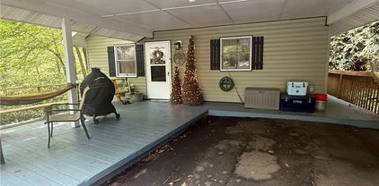 61 River Loop, Newland