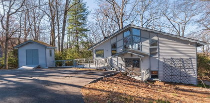 89 Rabbit Run, Roaring Gap