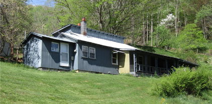 838 Rock Creek Rd, Creston