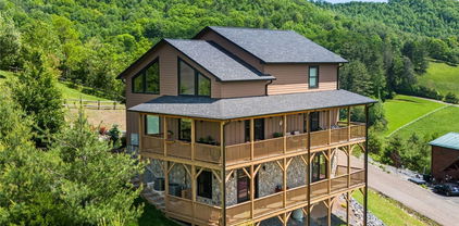 527 Cedar Trail, Fleetwood