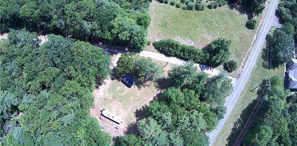 650 Mountain Lake Road, Glade Valley
