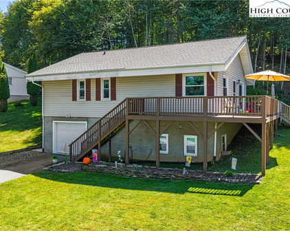 632 White Laurel Lane, Boone