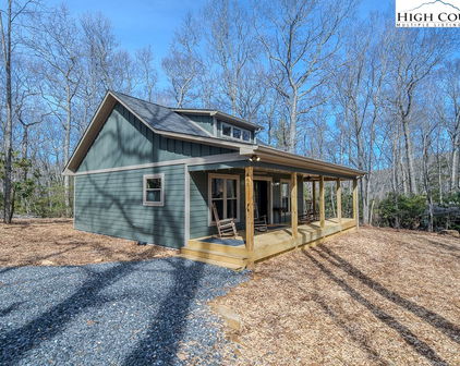 485 Bear Ridge Trail, Fleetwood
