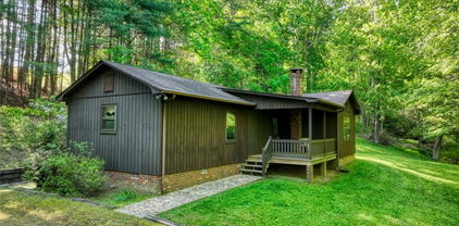 555 Ore Valley Road, Laurel Springs