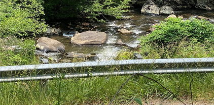 999999 N 226 Highway, Bakersville