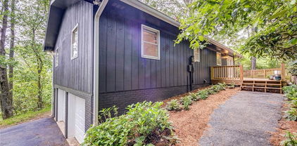 1060 Seven Oaks Road, Boone