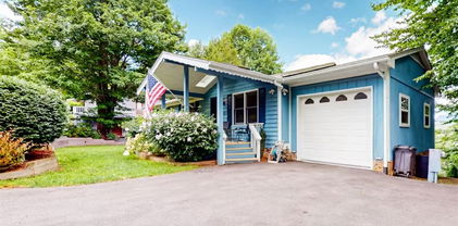 261 Knoll Circle, Newland