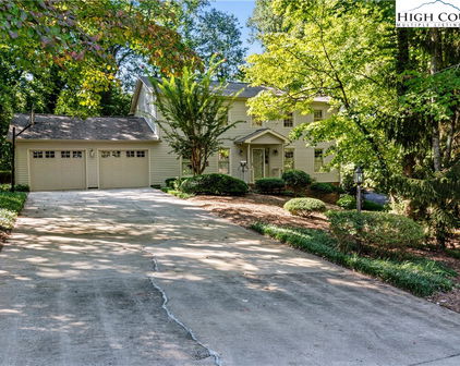 205 N Quail Circle, Wilkesboro