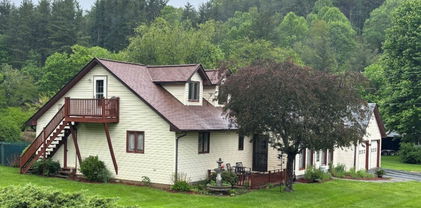 137 Clint Lewis Road, Boone