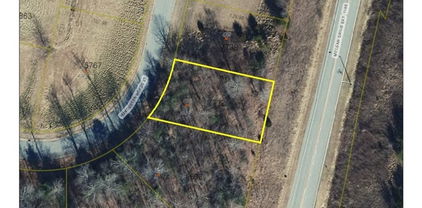 403 SE Huntington Woods Street, Lenoir