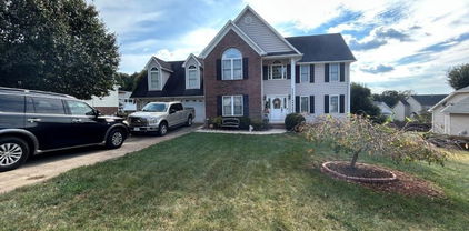 2587 Ironwood Drive, Hickory