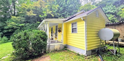 13296 Nc Highway 194, Lansing