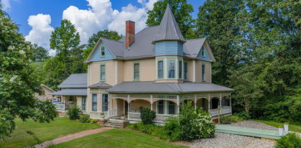 206 N Brook Street, Wilkesboro