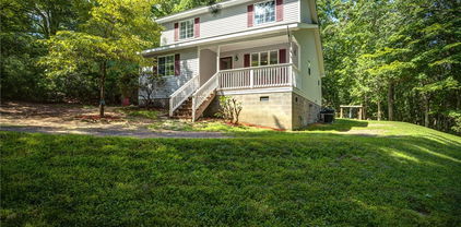 1025 Mountain Lake Road, Glade Valley