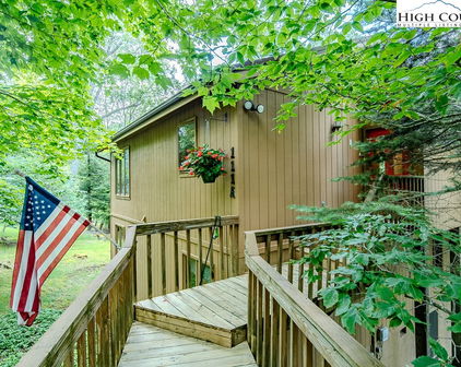 111A Charter Hills Road, Beech Mountain