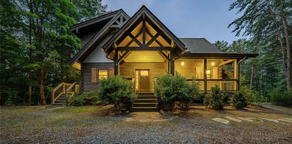 tobacco gardens cabins Rustic Barn Cabin in the heart of Yadkin Valley Wine Country - State Road This unique design also means lots of extra windows and an extra foot of wall height bathing the room in sunlight and providing all kinds of options for what to do with the space Secret Garden - Gatlinburg Cabin