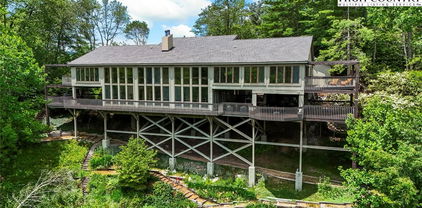 514 Raven Ridge Road, Banner Elk