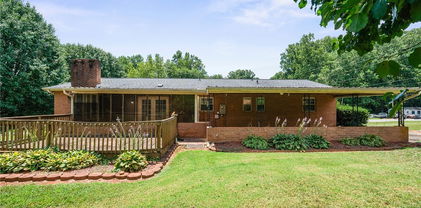 307 Brentwood Road, Morganton