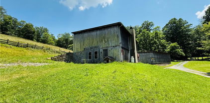 201 Colt Creek, Lansing