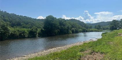 123 Railroad Grade Road, Todd